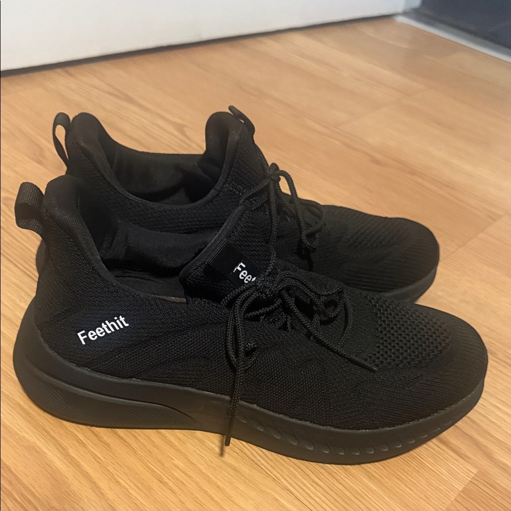 Feethit Women's Black Lightweight Walking Shoes Slip On Sneakers, Size 40.  S13